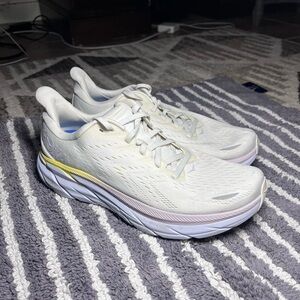 Hoka one one